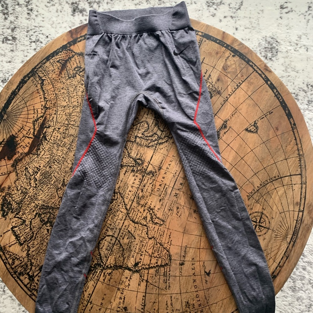Nike compression leggings